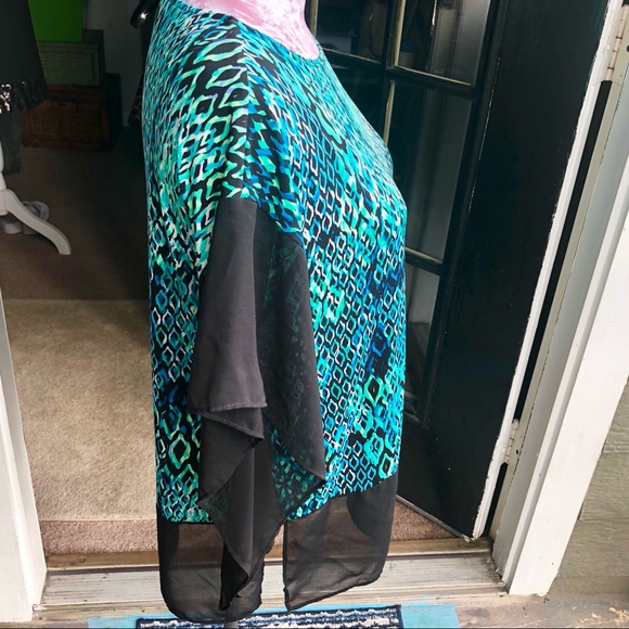 Lady's Loose Fitting Blouse w/Sheer Trim. Size Sml - Picture 3 of 6